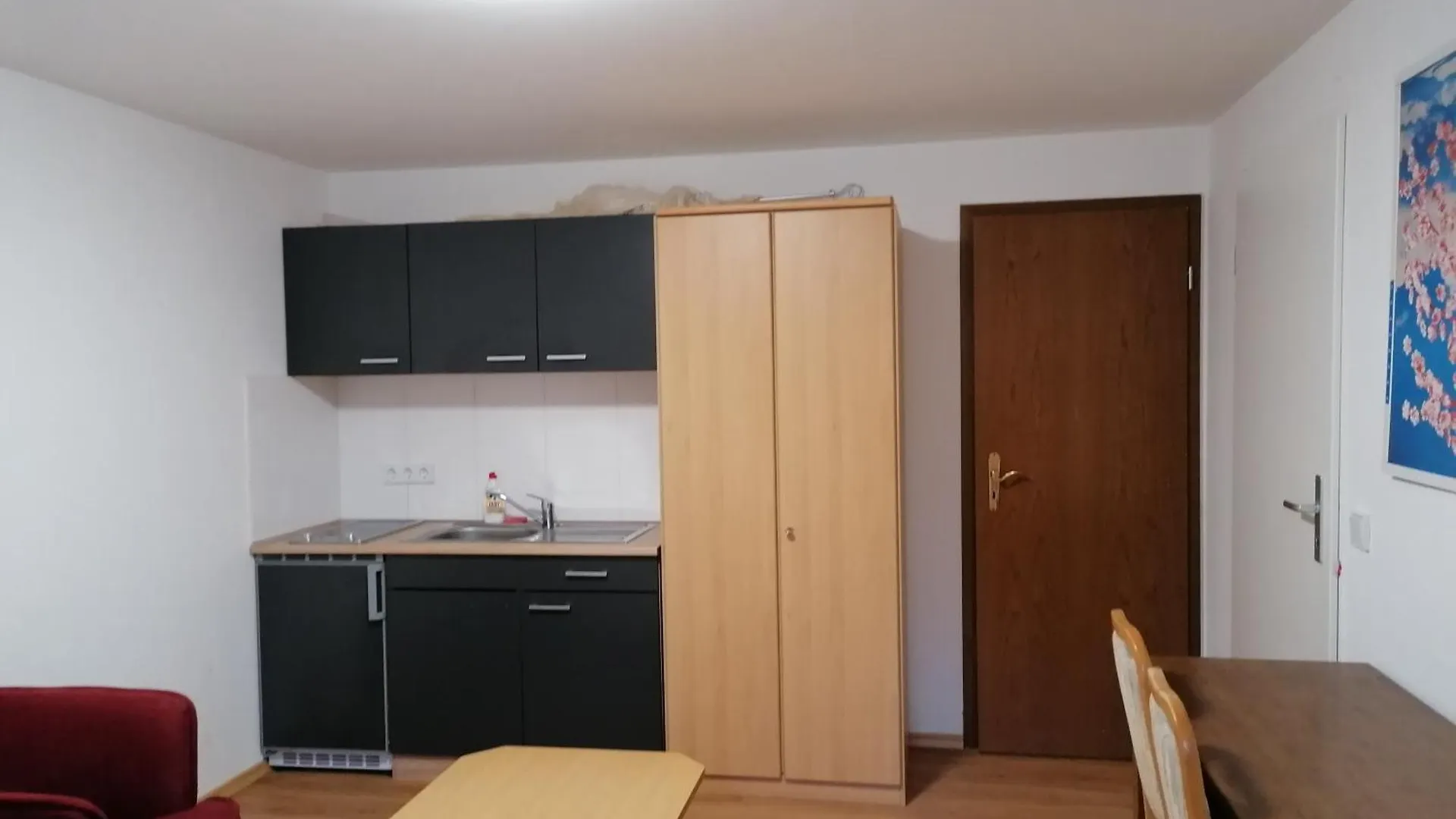 1-Zimmer Apartment Mit Einbaukueche Und Bad Bobrach